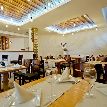 Apartament Deluxe Monastery 3 *