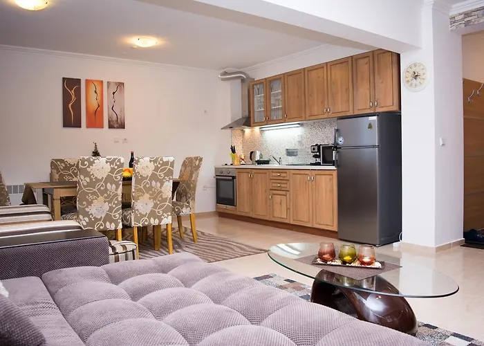 Deluxe Monastery 3 *